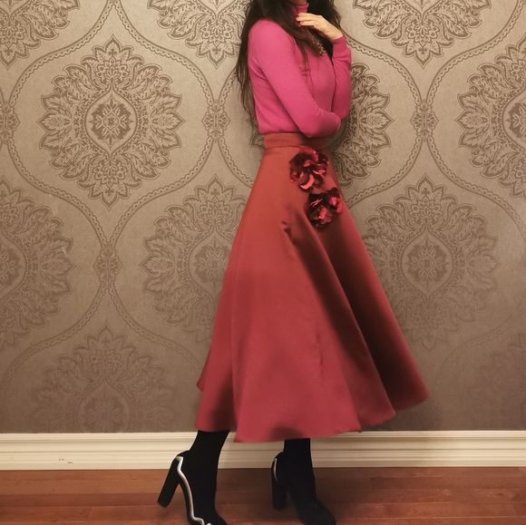 Silk Wool skirt with floral embellishment - Picture 1 of 13